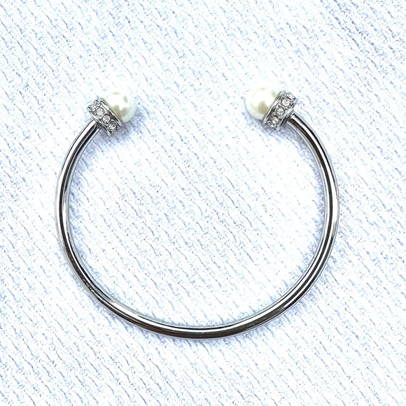 Ann Taylor Silver Faux Pearl Rhinestone Cuff Bracelet EUC - Picture 8 of 11